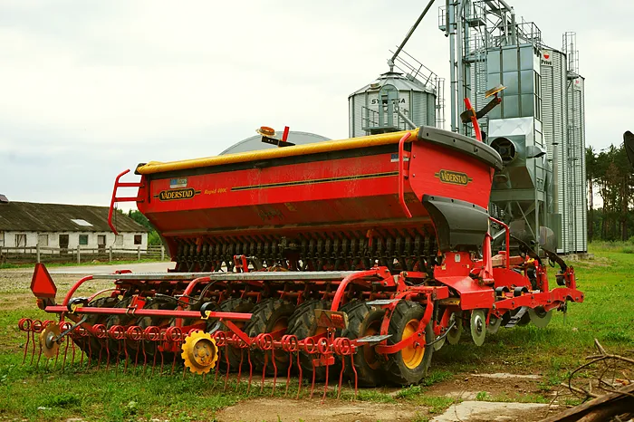 Seed drill by the grain facility